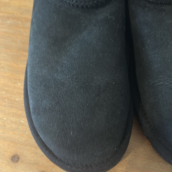 UGG Short Black Boots Size 6 Preowned - Picture 11 of 13